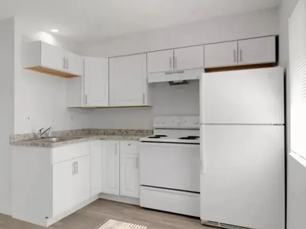 Courtyard Apartments