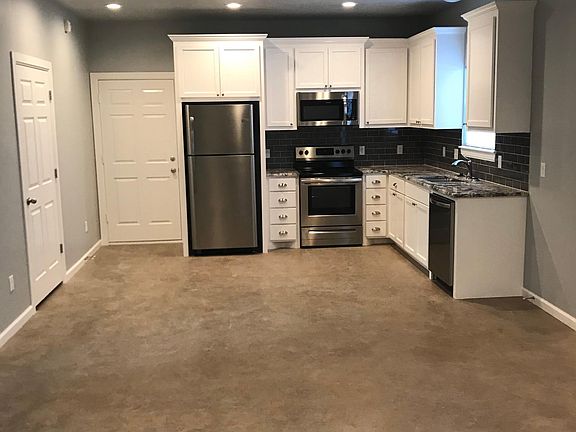 4th image of 618 N Jones Ave