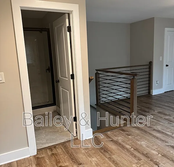 81 Martin Ave SE #B — Photo 8