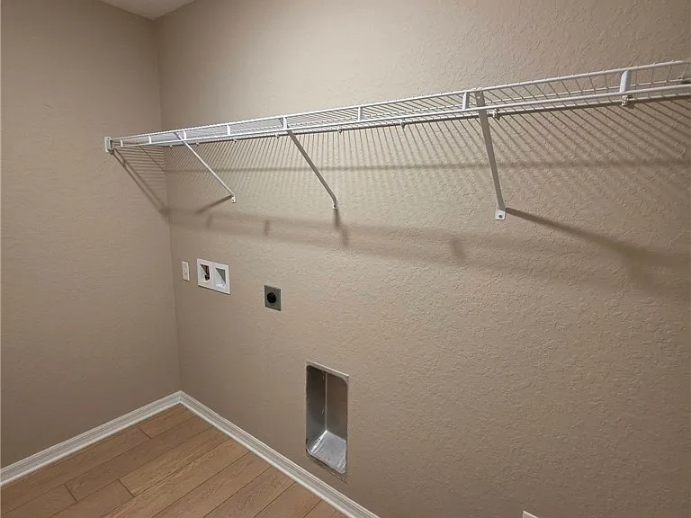 5527 Castania Dr — Photo 25