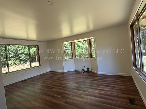 2nd image of 5825 67th Ave NE