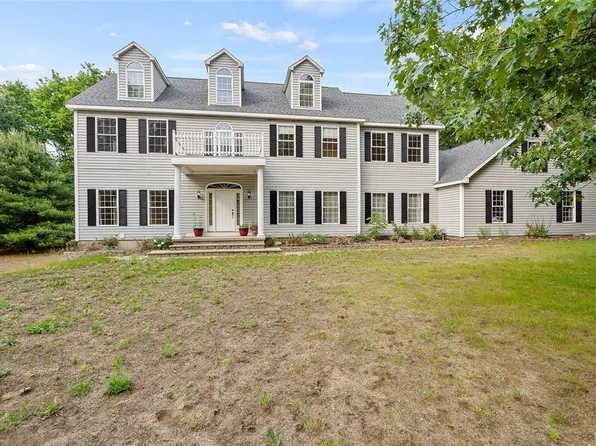 9068 Ashley Landing Dr, Clay, NY 13041