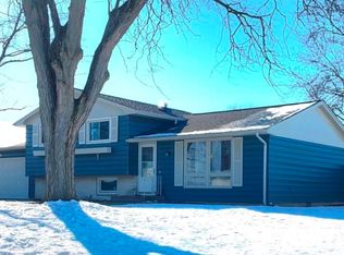 3911 Oakleaf Dr, Fort Wayne, IN