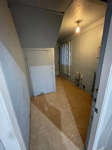 1007 N Gordon St — Photo 6