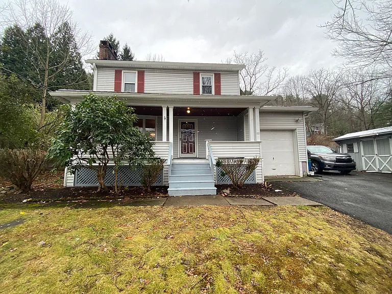 181 Main St — Photo 2