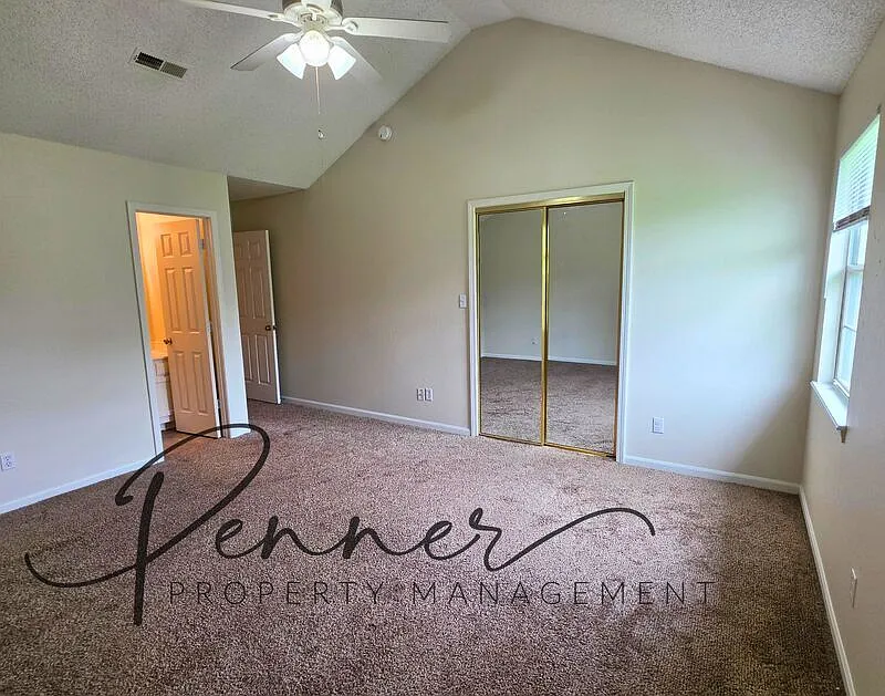 2 bed, 2.5 bath, 1185 sqft, $1,250 — Photo 4
