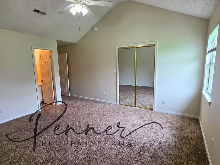 4609B NE Whispering Winds Cir — Photo 4