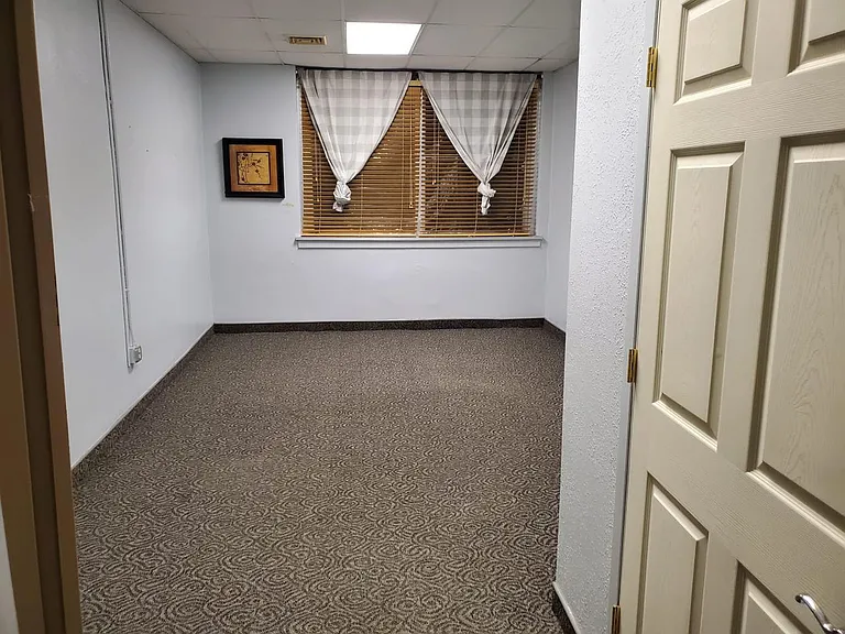 401 W Luverne St #2 — Photo 9