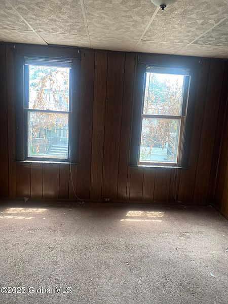 3rd image of 60 Pulaski Street