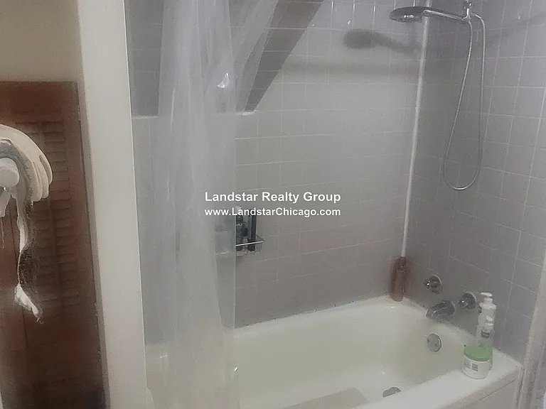 1233 Chicago Ave #11 — Photo 13