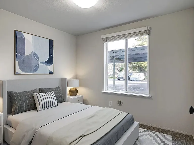 Violet Meadows Apartments — Photo 24