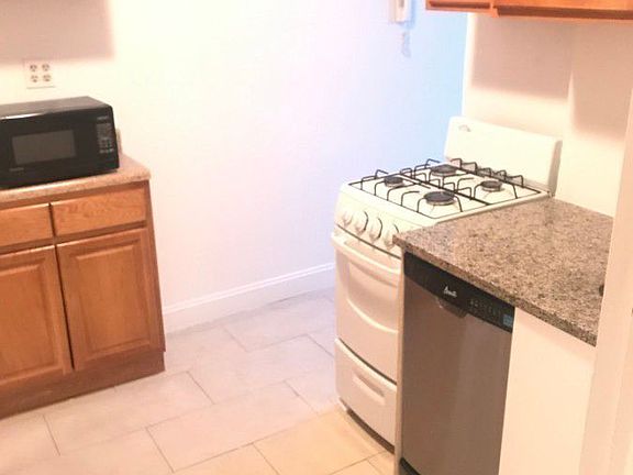 5th image of 968 Amsterdam Ave #7E