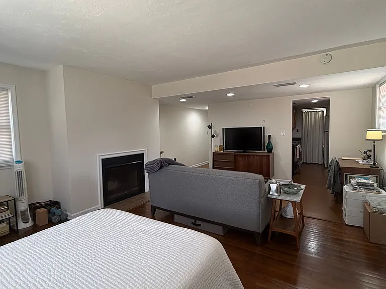 Large Studio Condo Downtown Walking Distance to the Florida State Capitol — Photo 18