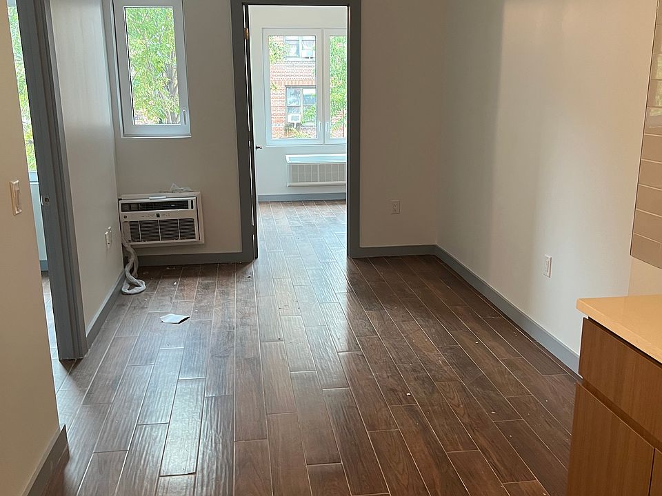 1st image of 35 E 169th St #3