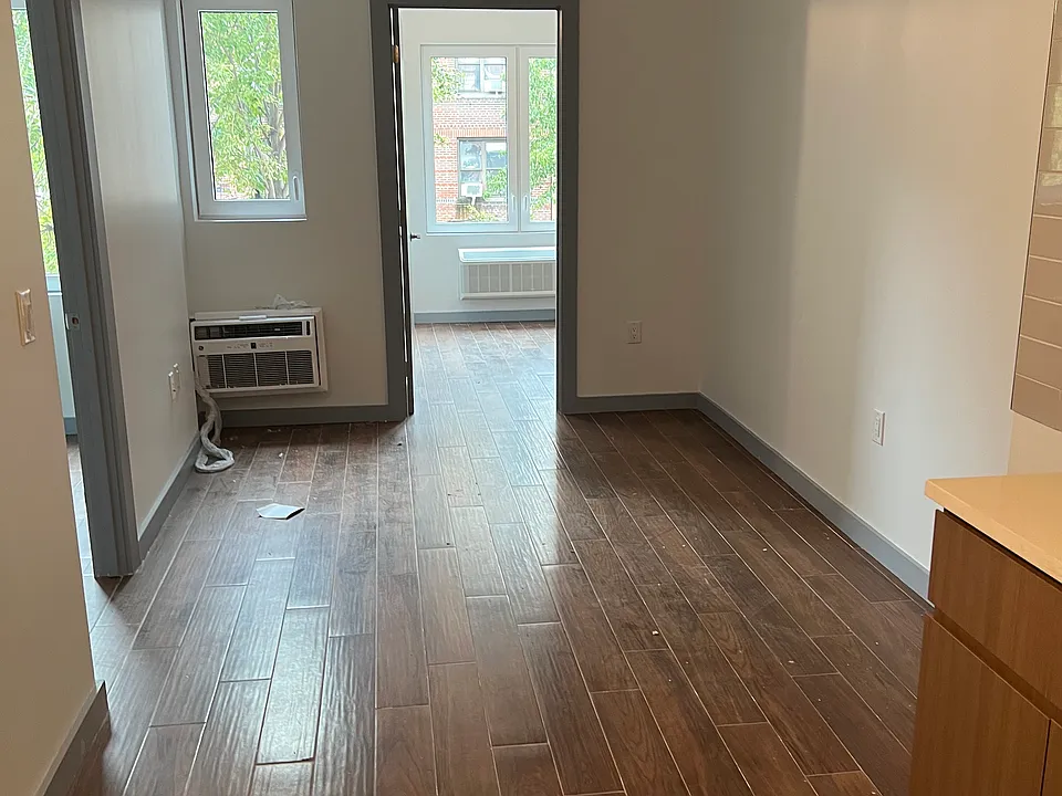 35 E 169th St #3