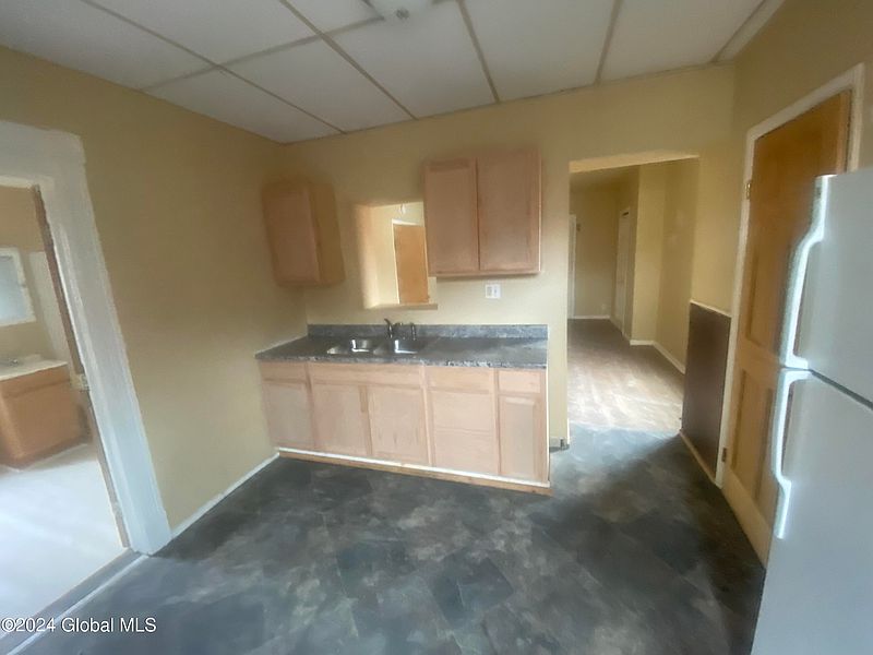 2nd image of 1032 6th Avenue