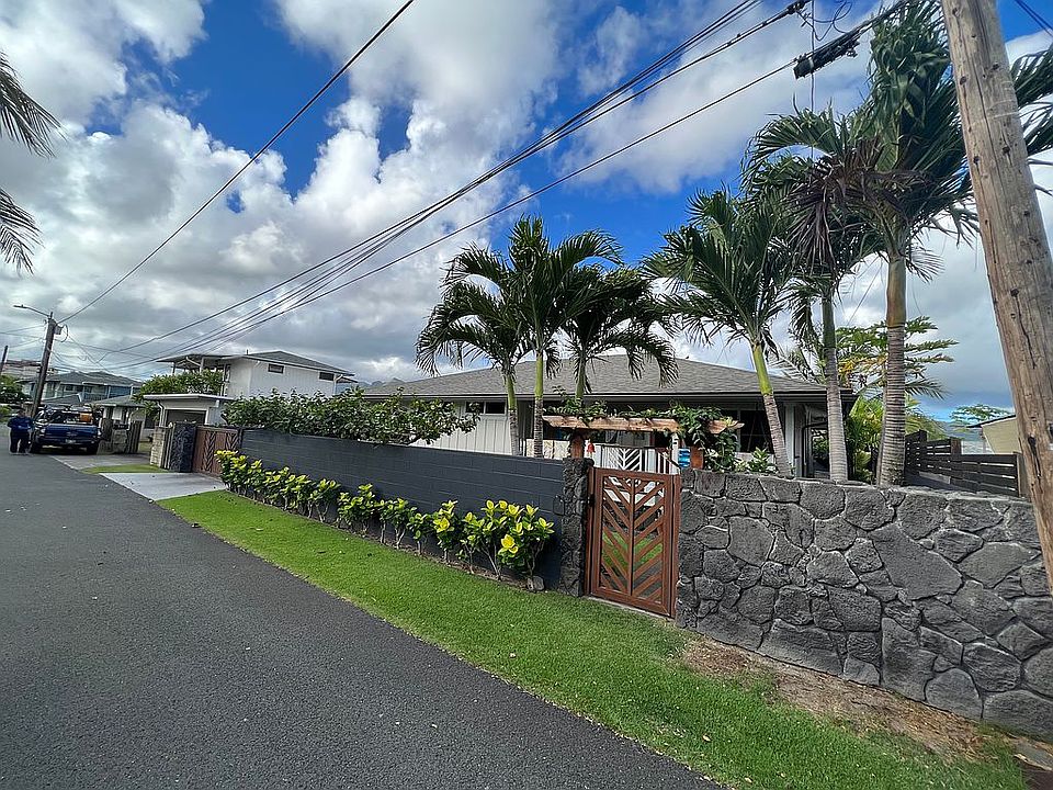 2nd image of 336 Keaniani St