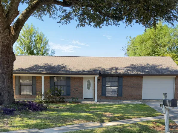 319 Calypso Ln, Lafayette, LA 70508