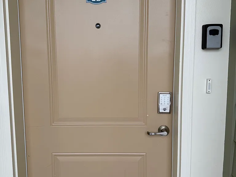 81 Delray Dr #2-B — Photo 1