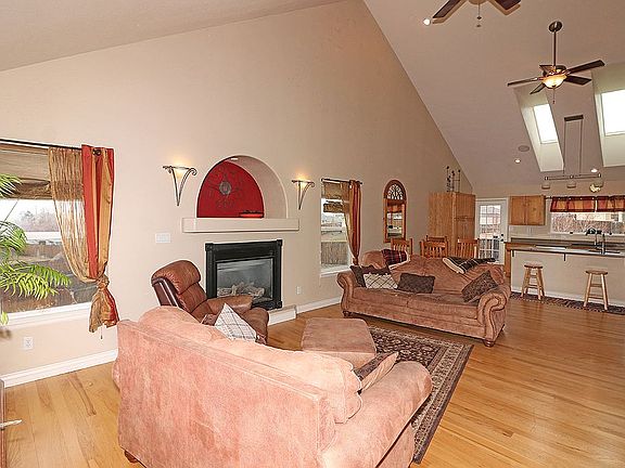 2nd image of 2668 Grand Vista Dr