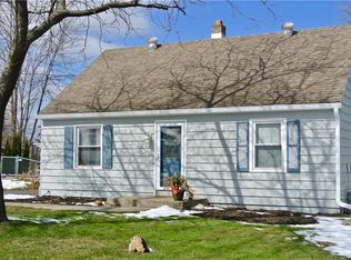 294 Lowden Point Rd, Rochester, NY 14612