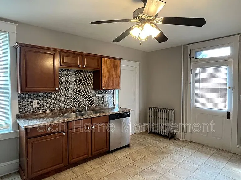 23 S Custer Ave — Photo 6