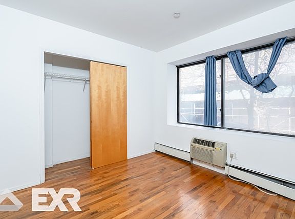 4th image of 538 W 50th St APT 2E
