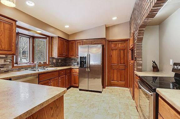 3rd image of 2360 Wildwood Dr