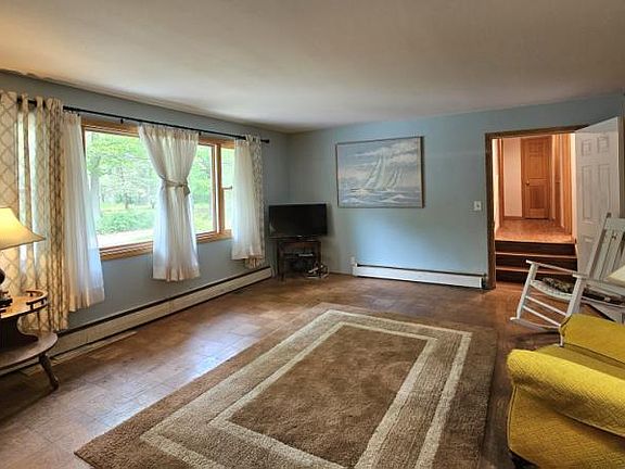 3rd image of 539 Cove Dr