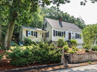 28 Hiawatha Rd, Woburn, MA 01801