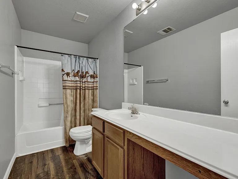 400 Summer Dr — Photo 25