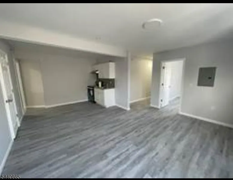 2 bed, 1.0 bath, $1,660 — Photo 3