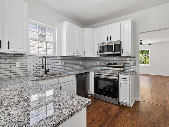 3rd image of 1706 Martin Ave