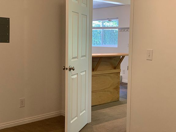 5th image of 656 S University St #D