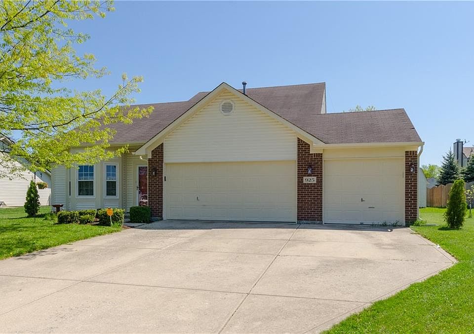 1st image of 925 N Tulip Way