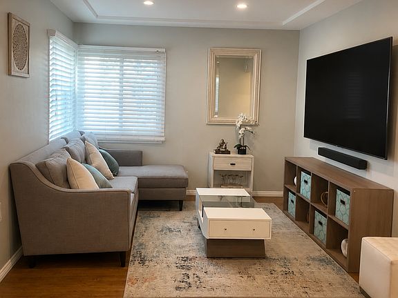 2nd image of 300 W Hillsdale St #1