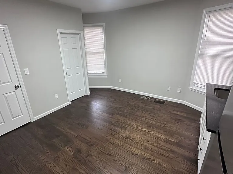 116-118 Catherine St — Photo 51