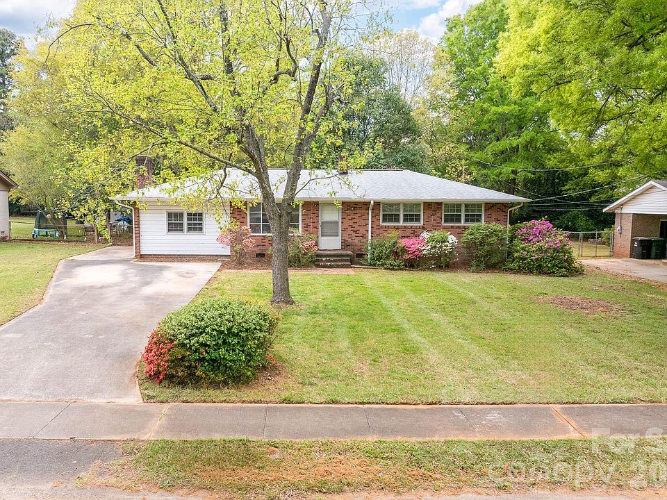 1st image of 785 Rabun Ln