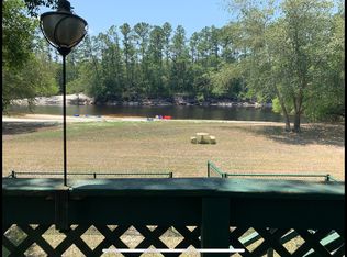 1744 Warners Lndg, Hortense, GA 31543