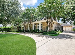 2442 Chimney Rock Rd, Houston, TX 77056