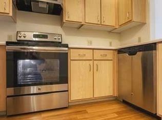 2315 NW Overton St APT 405, Portland, OR 97210