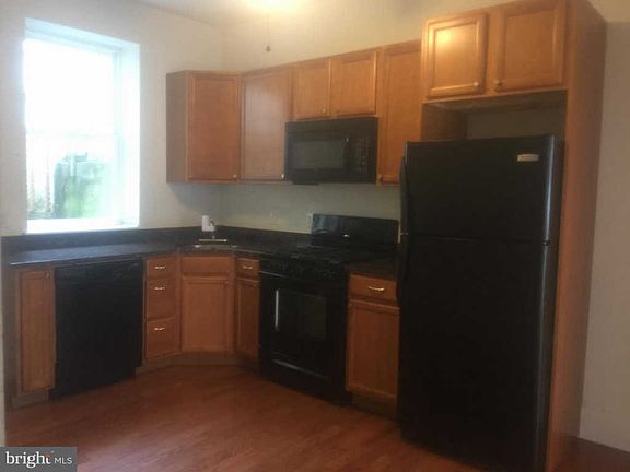 4th image of 1013 Pine St #1