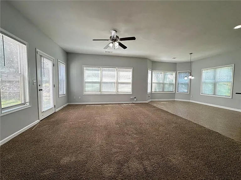 1129 Ida Woods Ct — Photo 4