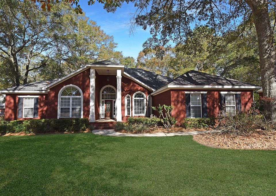 1st image of 104 Bent Oak Dr