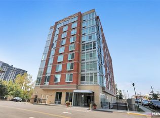 600 12th St APT 810, Palisades Park, NJ 07650