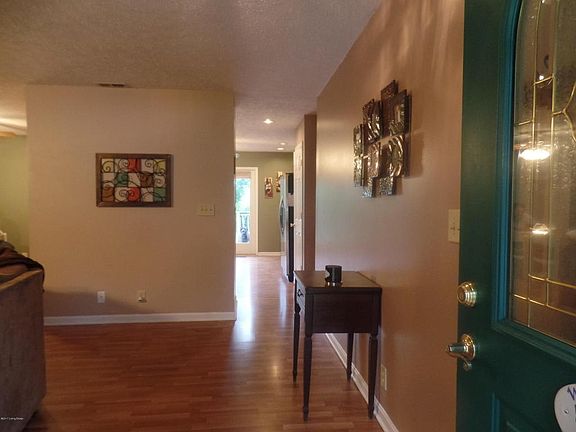 3rd image of 139 E Emerald Cir