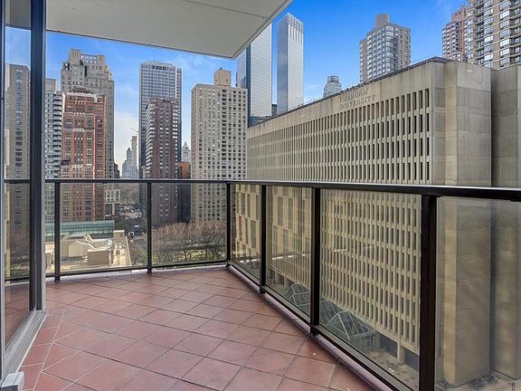 3rd image of 161 W 61st St APT 16G