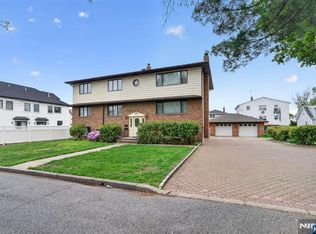 97 Sipp Ave, Clifton, NJ 07013