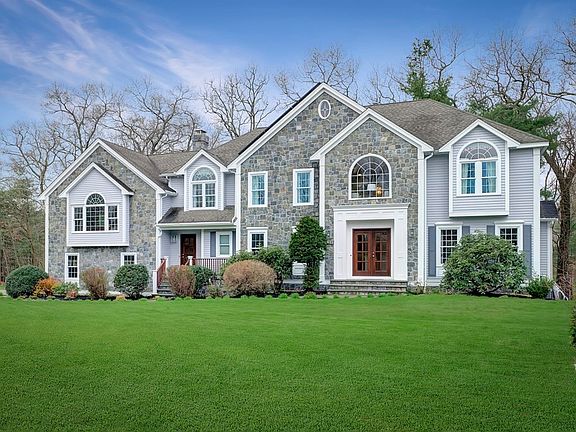 3rd image of 125 Sherwood Dr