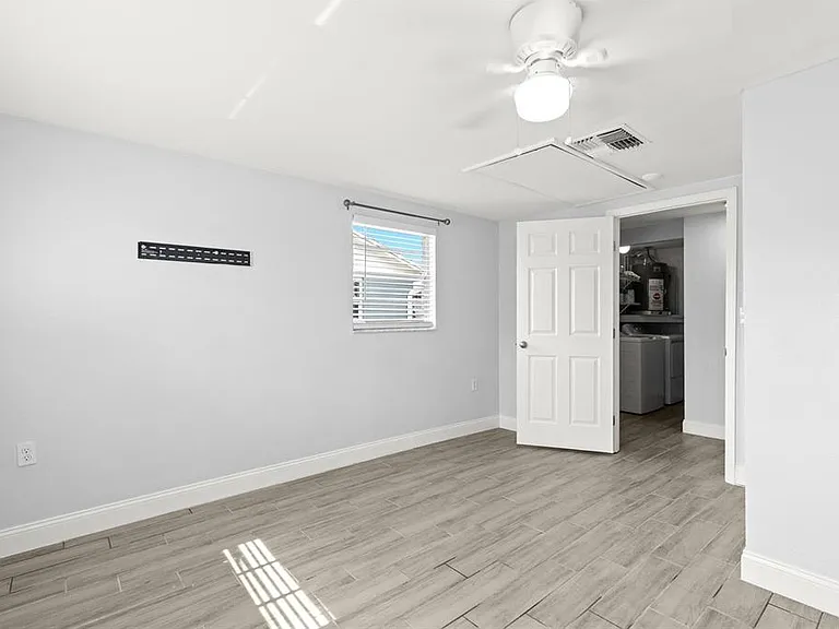 13916 Sommers Ave — Photo 17